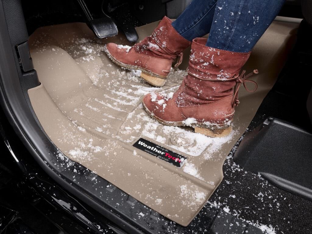 WEATHERTECH | FLOORLINER | 2019+ GM 1500/2020+ 2500HD | FR | REGULAR CAB CARPET BENCH | BLACK gallery image
