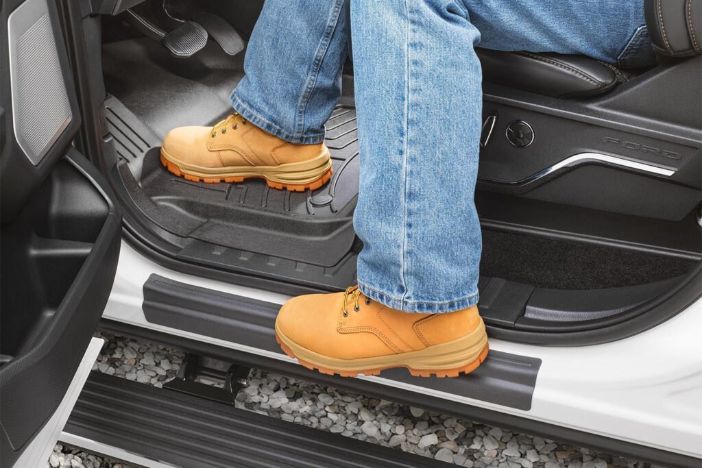 WEATHERTECH | SILLPROTECTOR | 2020+ GM 2500HD | SET | CREW CAB gallery image